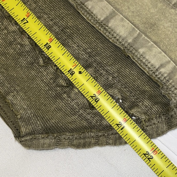 WE THE FREE TANK (L) - Picture 9 of 11